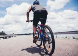 can I put 700c wheels on a mountain bike - a cyclist riding an MTB or road