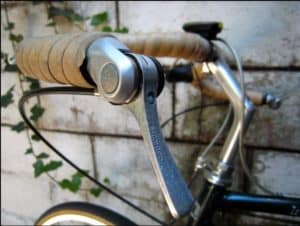 Are bar end shifters good? A left hand bar end shifter close up